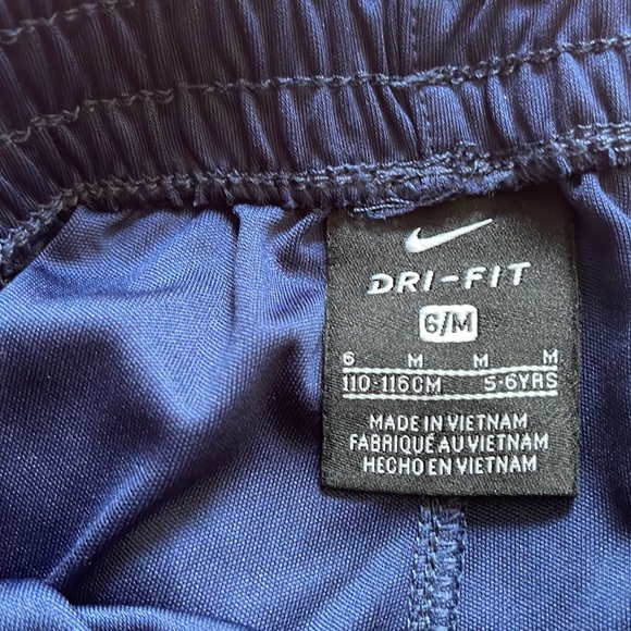 Nike Short Set - Picture 3 of 3